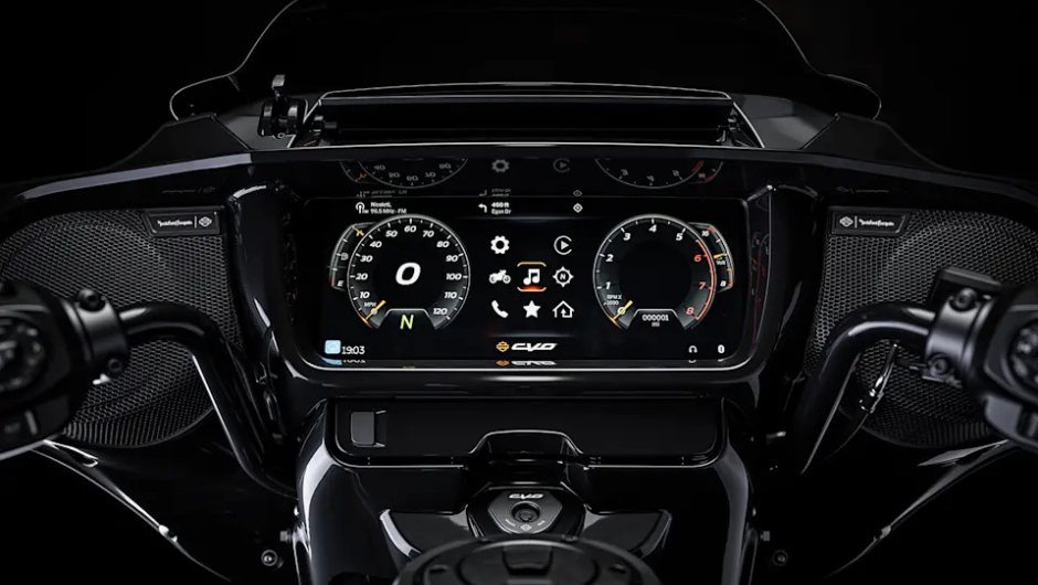 CVO™ Street Glide™ 2025